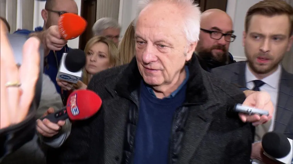 Czarne chmury nad Stefanem Niesiołowskim. CBA mówi o korzyściach seksualnych