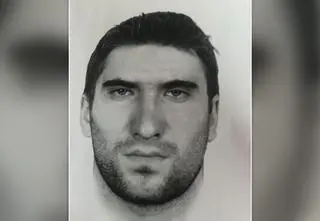 Powalił na ziemię, kopał po całym ciele. Policja szuka sprawcy pobicia kobiety