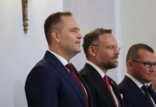Nawrocki nie leci. Senator o tłumaczeniach: wszyscy wiemy, że tak nie jest