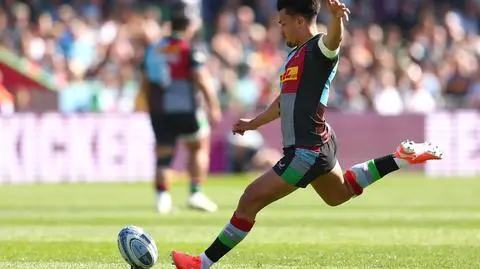 Dwa razy w słupek, dwa w poprzeczkę, pudło. Wszystko po jednym kopnięciu 