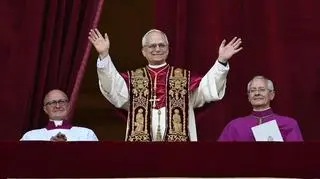"Leon Amerykanin", "anty-Trump" i "niespodzianka". Włoska prasa o papieżu