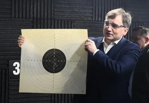 Trzech prokuratorów tropi ludzi Ziobry w więziennictwie. Co znaleźli?