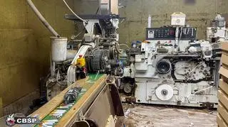 Funkcjonariusze przejęli urządzenia produkcyjne i towar o wartości około 4 mln zł
