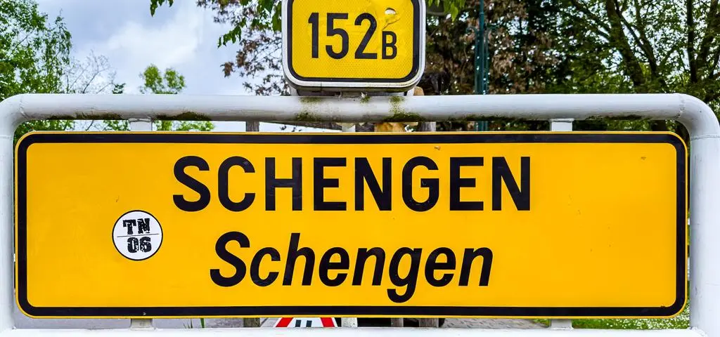 Koniec strefy Schengen? "Składanie do grobu jest przedwczesne"
