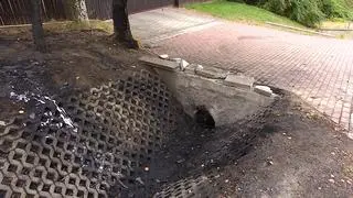 Samochód uderzył w przepust przy posesji