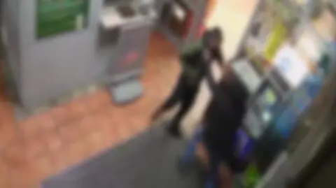 Brutalna bójka na stacji paliw