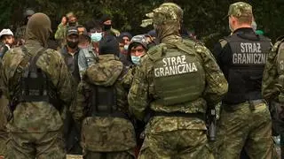 Afgańscy uchodźcy utknęli na polsko-białoruskiej granicy. Nie mogą udać się w żadną stronę