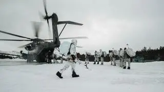 Amerykańska piechota morska szykuje się do ćwiczeń  Cold Response 2022 (Setermoen, Norwegia)