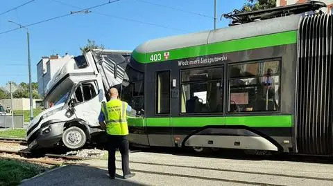 Zderzenie tramwaju z samochodem dostawczym w Elblągu