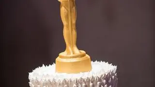 Tort w kształcie statuetki to jedna z propozycji menu Balu Gubernatora
