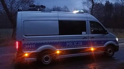 Policjanci odwieźli nastolatka do domu