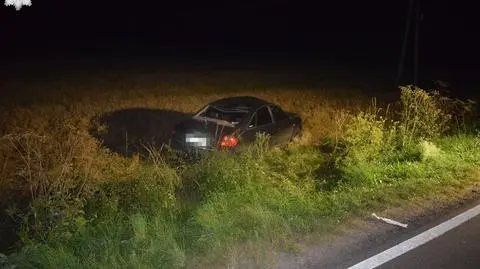 Tragiczny wypadek na nieoświetlonej drodze. Nie żyje 30-latek