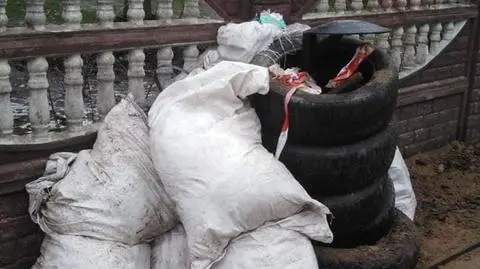 Podrzucał w mieście odpady, nagrała go fotopułapka