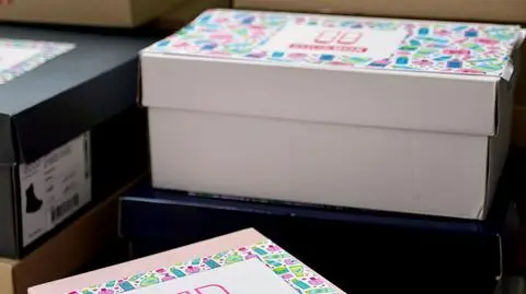 Nazwa akcji "Shobox" pochodzi od pudełek po butach, w które pakowane są kosmetyki
