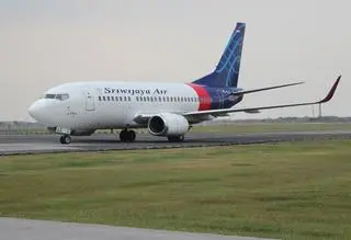 Boeing 737-524 należący do indonezyjskiej Sriwijaya Air