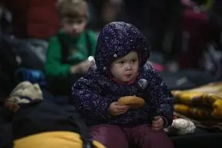 Stacja w Olkuszu. Przyjazd pociągu z uchodźcami z Ukrainy