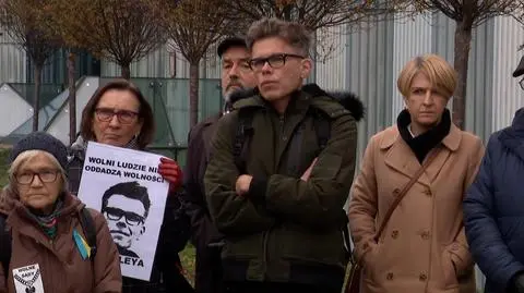 Igor Tuleya przed budynkiem Sądu Najwyższego