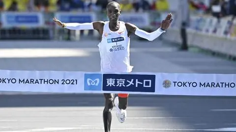 Kipchoge wciąż w świetnej formie. Wygrał maraton w Tokio