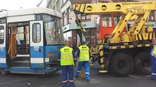 Na miejsce przyjechał specjalistyczny dźwig
