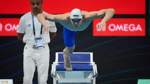 Dobry start i awans do finału. Polak w czołówce stu metrów stylem motylkowym