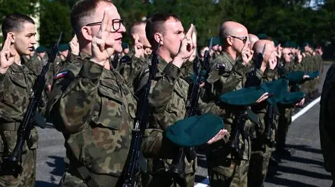 Przysięga wojskowa słuchaczy Kursu Przeszkalania Kadr Rezerwy – oficerskiego – Korpusu  Osobowego Duszpasterstwa