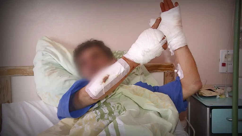 Strzelali z wiatrówki kłuli widelcem bili kijem. Dwóch mężczyzn zatrzymanych za znęcanie się nad bezdomnym