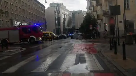 Miał nóż, zabarykadował się z ekspedientką w sklepie. Wcześniej chciał napaść na inny lokal