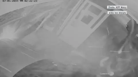 Wjechała w sklep wzięła butelkę wódki i odjechała