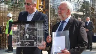 W środku kamienia węgielnego umieszczono próbki DNA zagrożonych gatunków