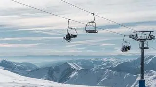 Awaria wyciągu narciarskiego, ewakuowano kilkadziesiąt osób