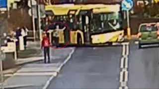 Pieszy zderzył się z autobusem
