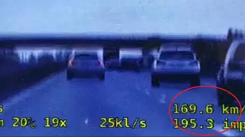 Na liczniku miał prawie 170 km/h. Za "błędy młodości" stracił prawo jazdy
