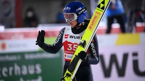 Pierwsza mistrzyni olimpijska w skokach narciarskich zakończyła karierę
