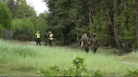 "We are still at work". 50 territorial army soldiers search for "balloon-like" object