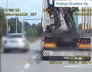 Kierowca złamał kilka przepisów drogowych, za co został ukarany 