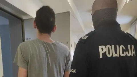 Policjanci wypatrzyli "starego znajomego" w aucie. Zamiast prawa jazdy miał narkotyki
