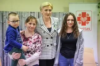 Pierwsza dama Agata Kornhauser-Duda na spotkaniu z uchodźcami w Ełku
