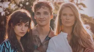 Julia Pietrucha i Kwiat Jabłoni