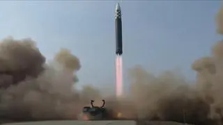 Korea Północna wystrzeliła trzy rakiety balistyczne