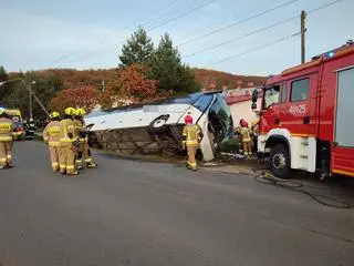 Wypadek autokaru pod Brzozowem na Podkarpaciu.