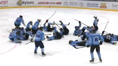 Gorące serca rozgrzały lodowisko w Bytomiu. Drużyna TVN24 zmierzyła się z Reprezentacją Artystów