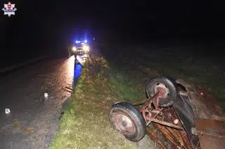 Od ciągnika odczepił się wóz 