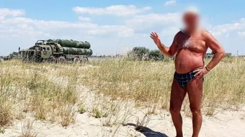 Zdjęcie z czołgiem. Rosjanie zdradzają pozycje swoich wojsk. Władze apelują