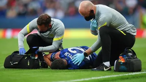 Specjalny inhalator w użyciu. Piłkarz Chelsea cierpiał na murawie