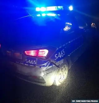 Mężczyzna podczas ucieczki uszkodził radiowóz