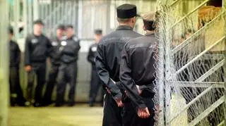 Bicie, tortury, groźby. Tak zmuszają więźniów do wyjazdu na front
