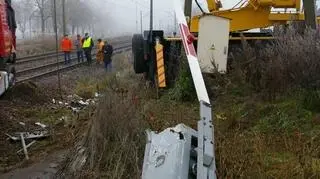 Droga nie krzyżowała się prostopadle z torami 