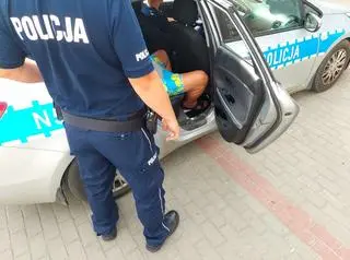 Pijany kierowca ciężarówki nie zmieścił się w autostradowe bramki