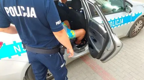 Pijany kierowca ciężarówki nie zmieścił się w autostradowe bramki