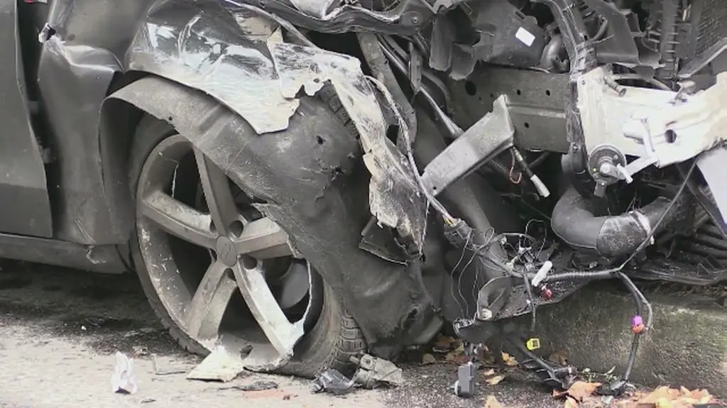 Pościg w Pile kierowca skończył na słupie